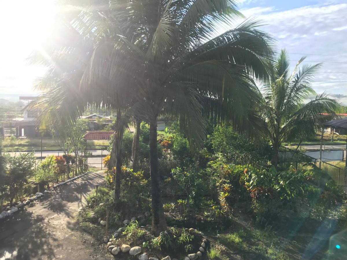 The Roadhouse Bed & Breakfast Tena Bagian luar foto