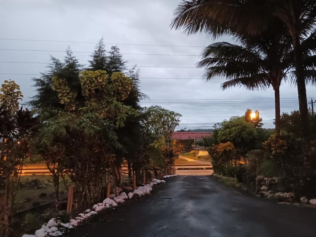 The Roadhouse Bed & Breakfast Tena Bagian luar foto